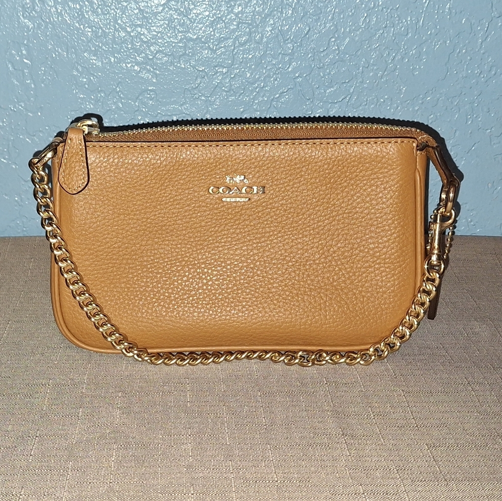 Coach Nolita 19